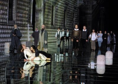 Amor nello specchio di Gian Battista Andreini regia di Luca Ronconi produzione Santa Cristina Centro Teatrale e Teatro comunale di Ferrara, con Mariangela Melato (2003)