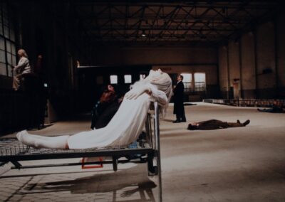 Infinities di John David Barrow regia di Luca Ronconi produzione Piccolo Teatro di Milano (2002)