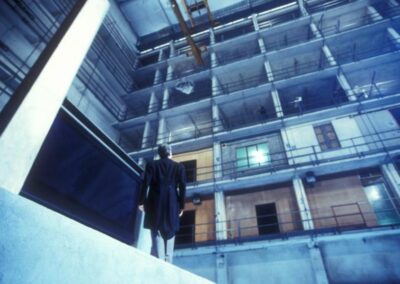Infinities di John David Barrow regia di Luca Ronconi produzione Piccolo Teatro di Milano (2002)