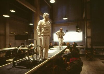 Infinities di John David Barrow regia di Luca Ronconi produzione Piccolo Teatro di Milano (2002)