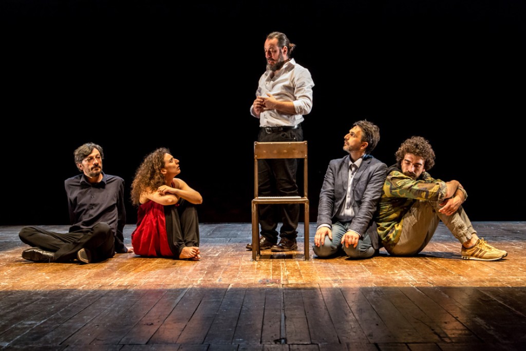 The Confession di Wael Qadour, regia di Simone Toni, produzione Teatro Nazionale di Genova (2019)