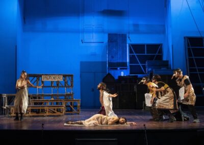Sogno di una notte di mezza estate di Shakespeare. Regia di Simone Toni. Produzione Emilia-Romagna Teatro (2022). Foto di Luca Del Pia